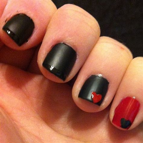 red nails black heart|More.